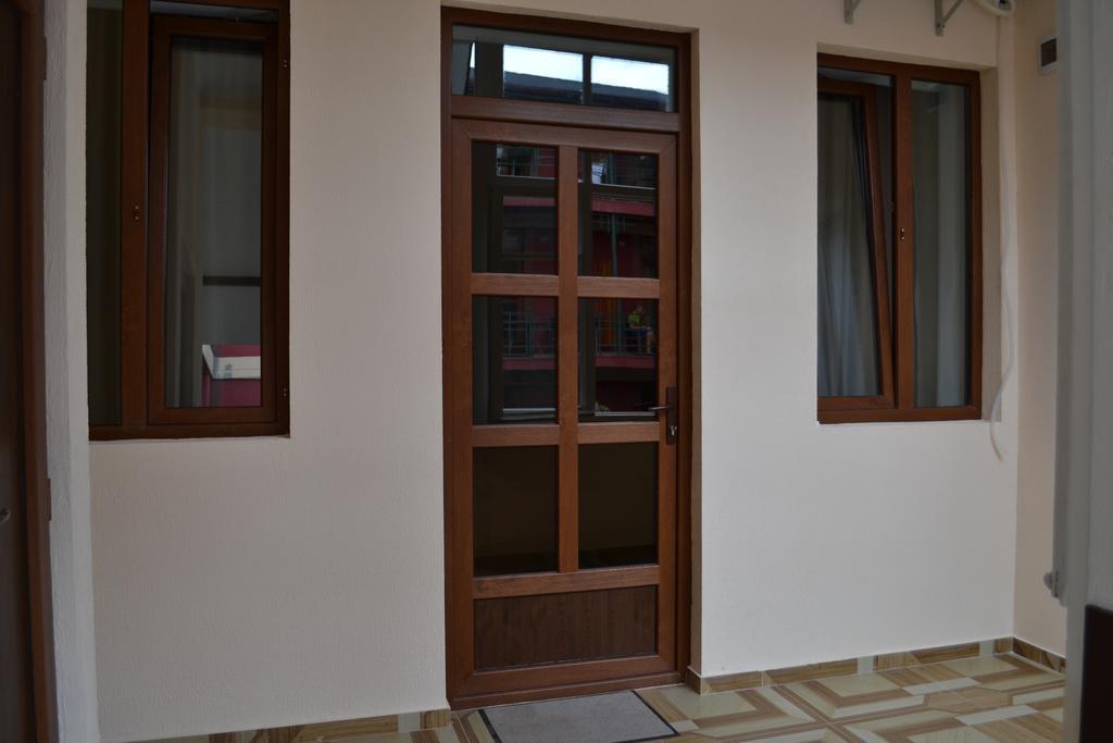 Guest House Rafael Тбілісі Екстер'єр фото