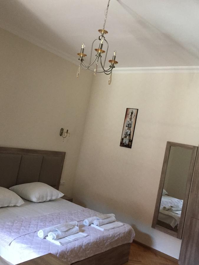 Guest House Rafael Тбілісі Екстер'єр фото